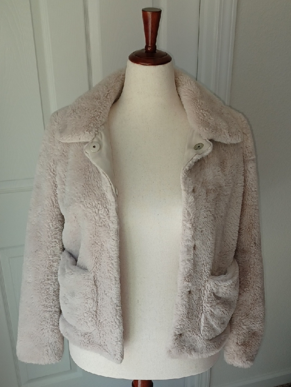 H&M Divided Plush Teddy Jacket in Light Beige Small